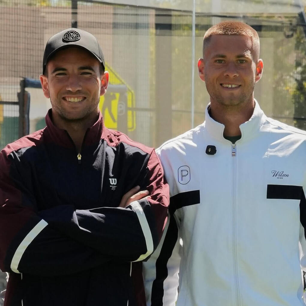 Tips of the Week 1. High level padel is minimizing error, not maximizing winners. 2. Stay in the point longer than what your opponent wants to. Simple ideas that can change how you see and play the game.